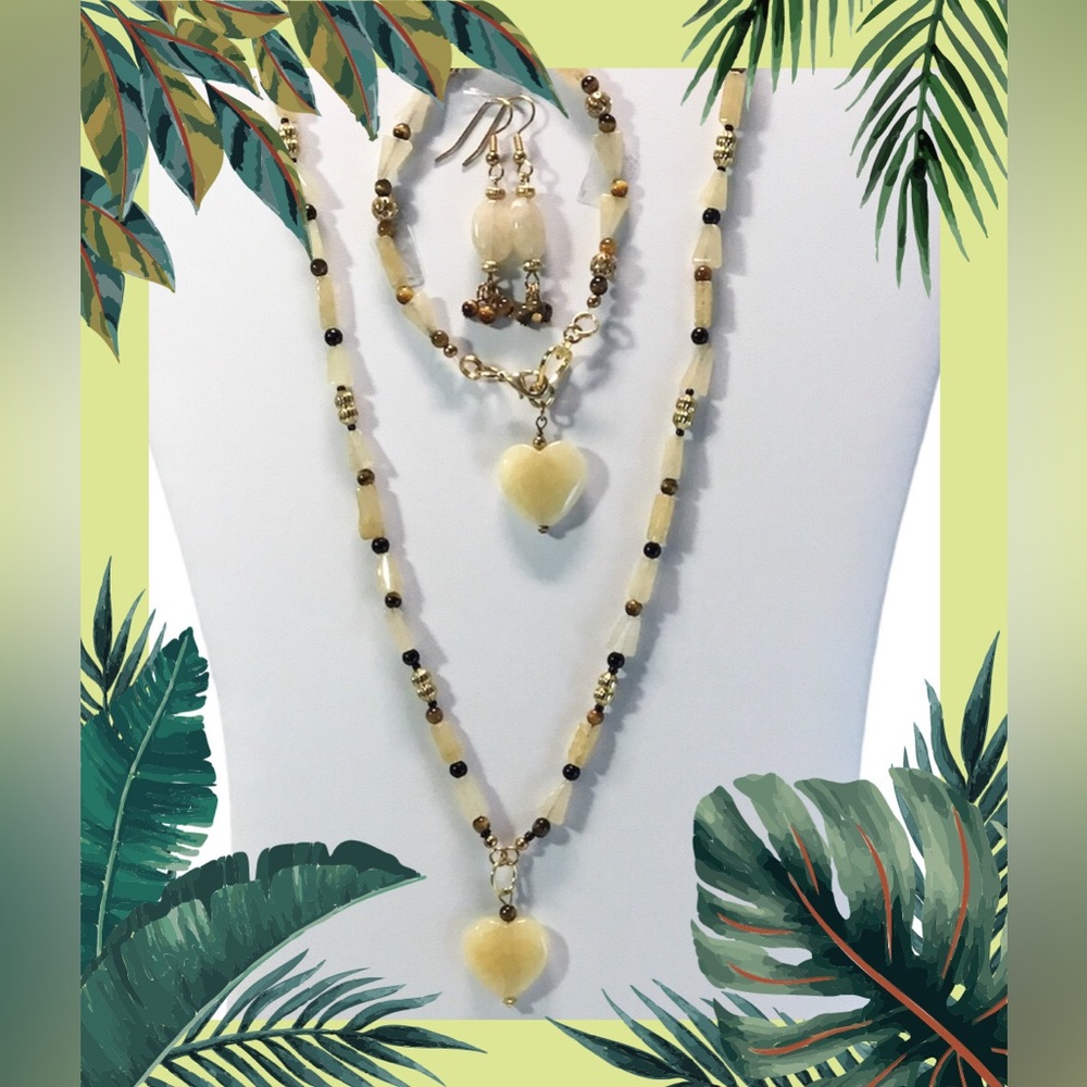 Elegant Heart Pendant  Stone Jewelry Set
